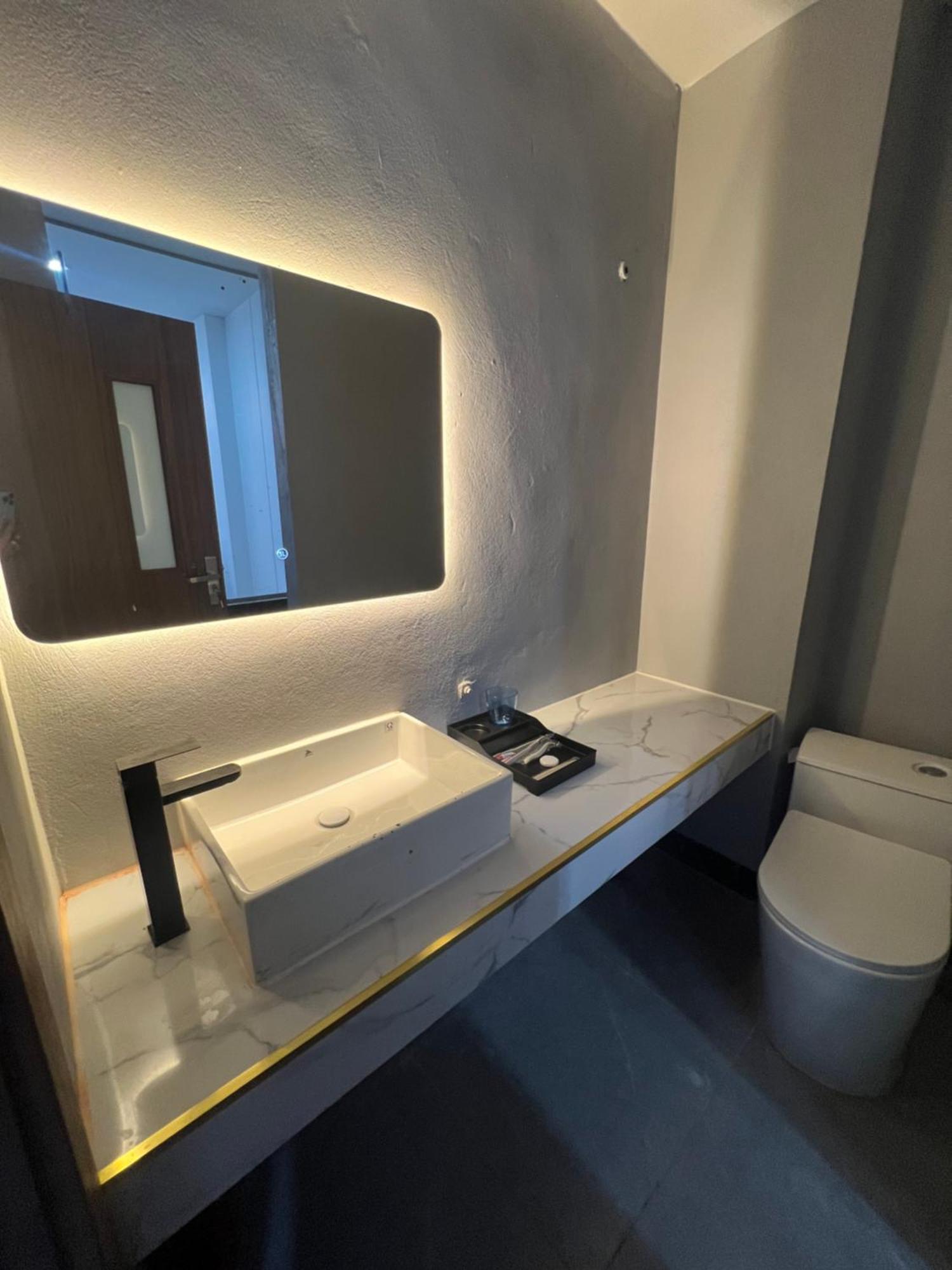 Venus Apartment Kham Thien Hanoi Luaran gambar