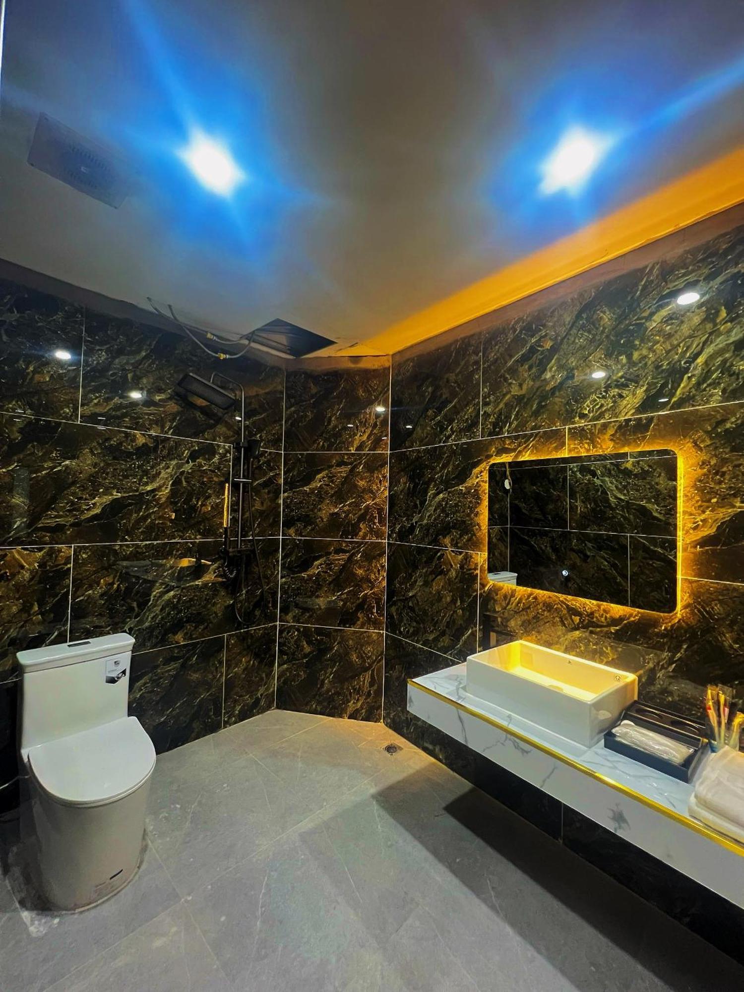 Venus Apartment Kham Thien Hanoi Luaran gambar