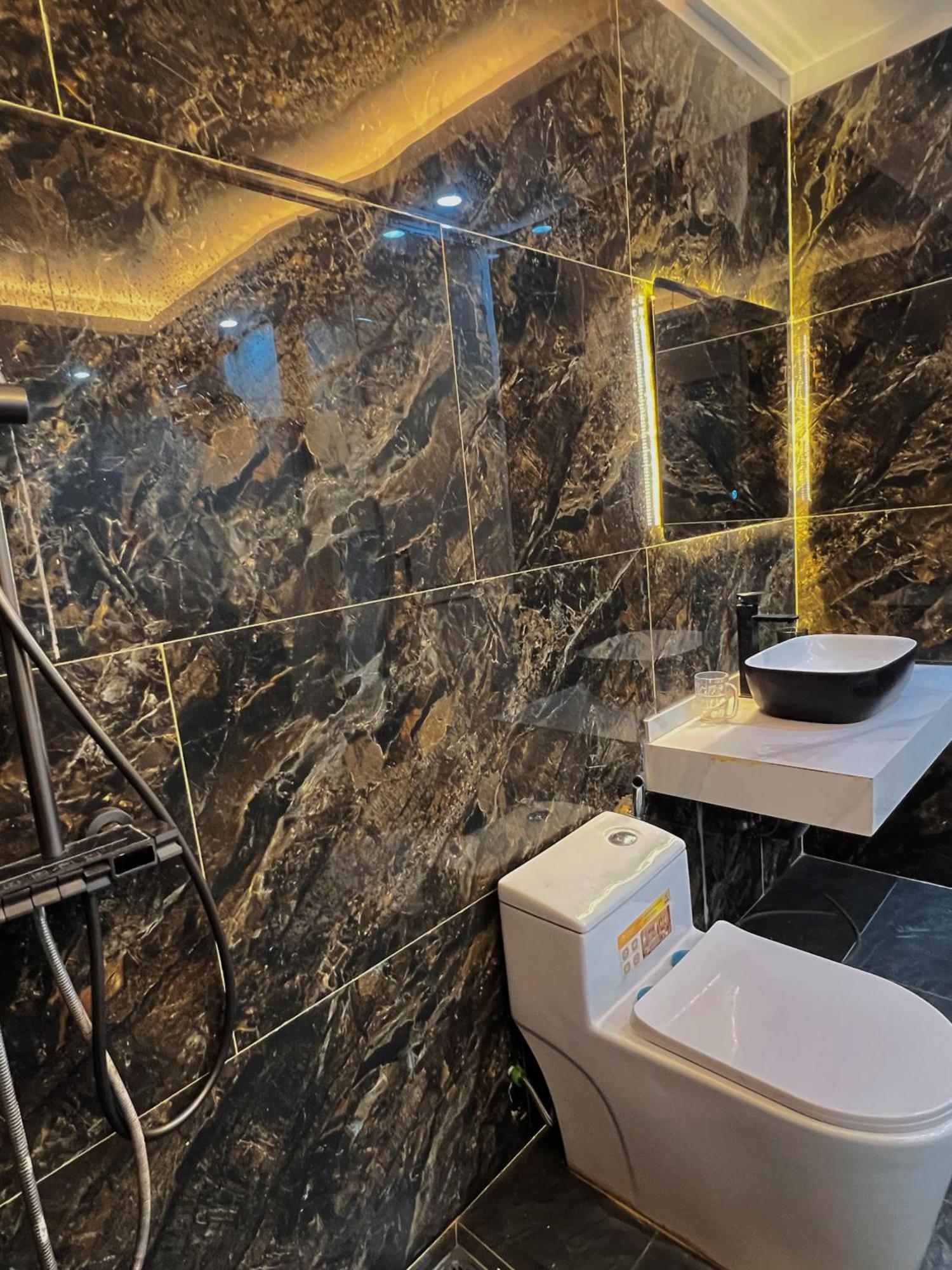 Venus Apartment Kham Thien Hanoi Luaran gambar